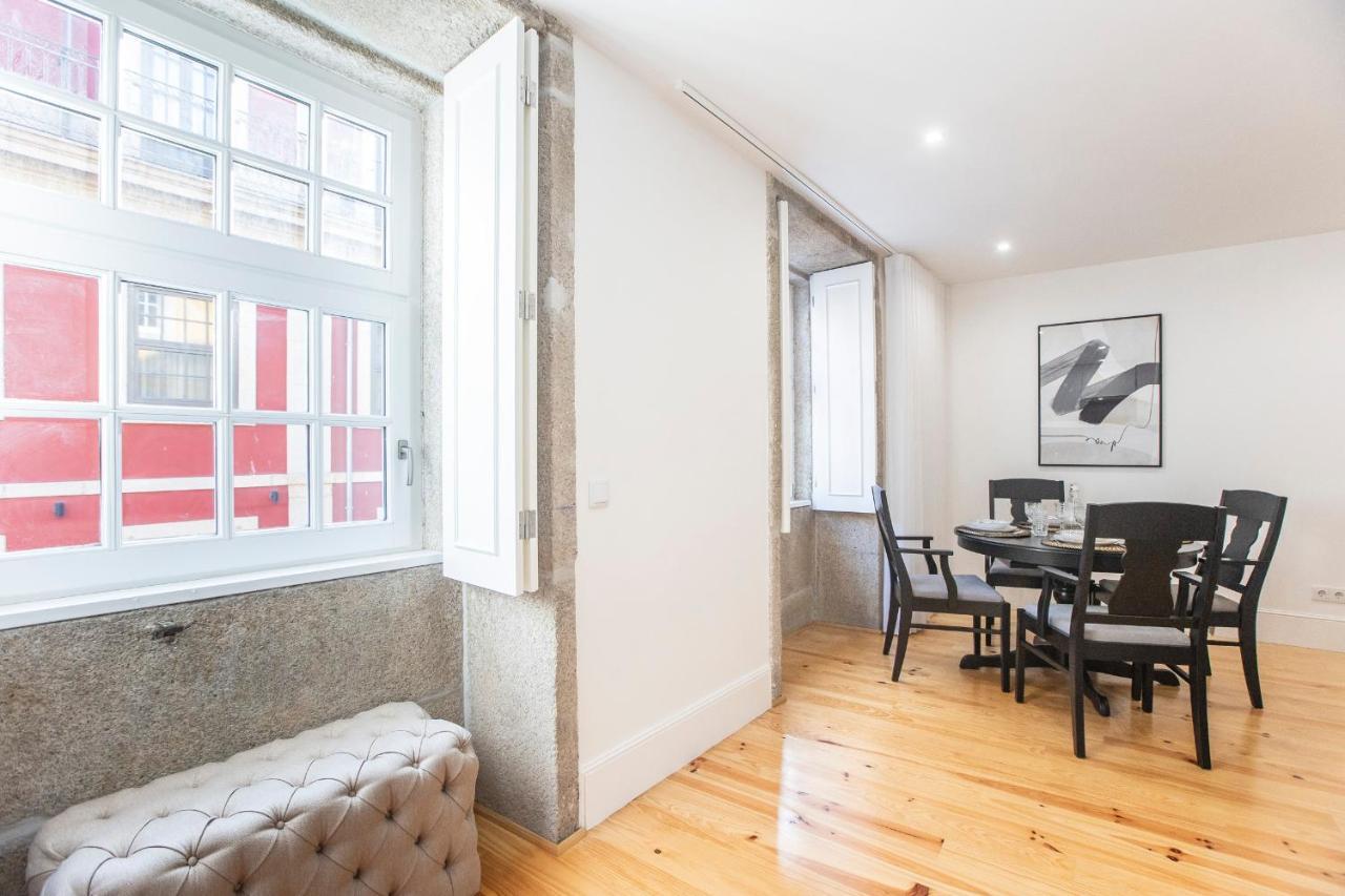 Elegant Downtown 1Br Flat W/ Ac By Lovelystay Porto Exterior photo